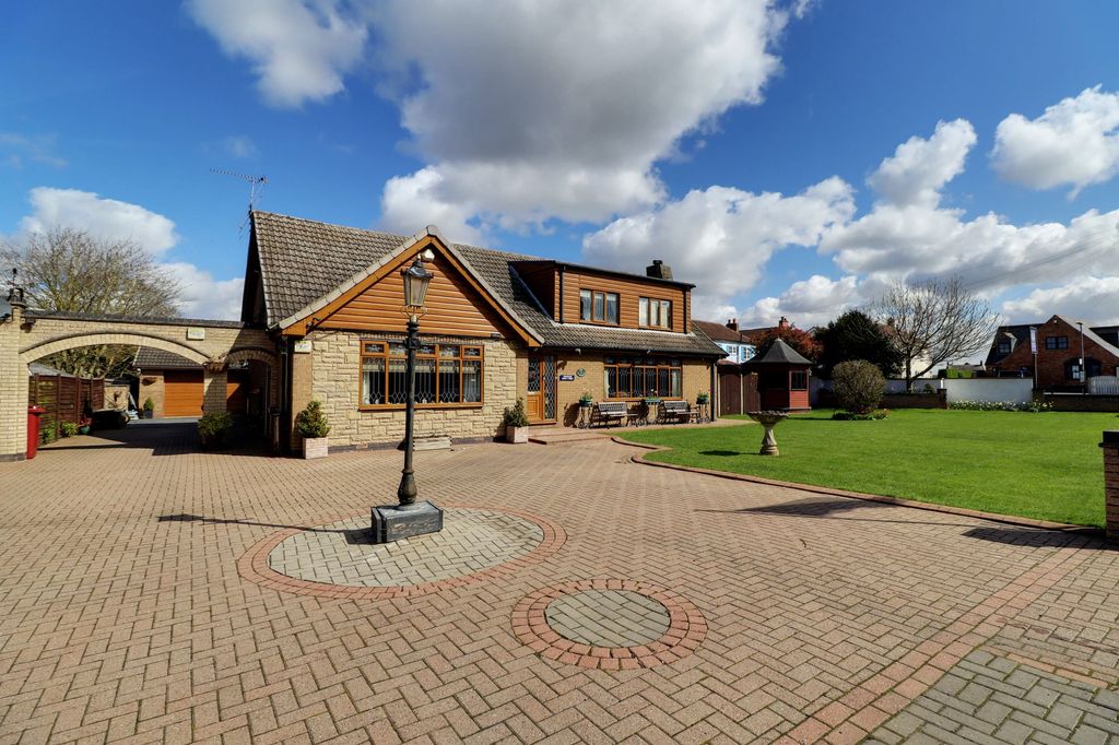 Property photo 1 of 48