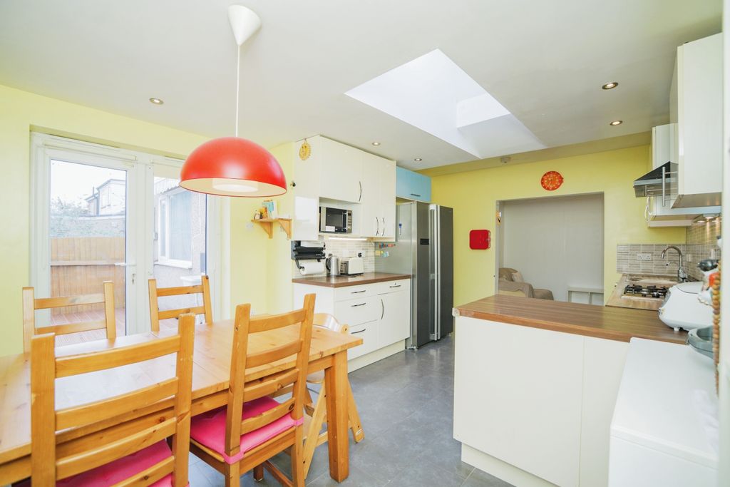 Property photo 3 of 15 Kitchen/Diner