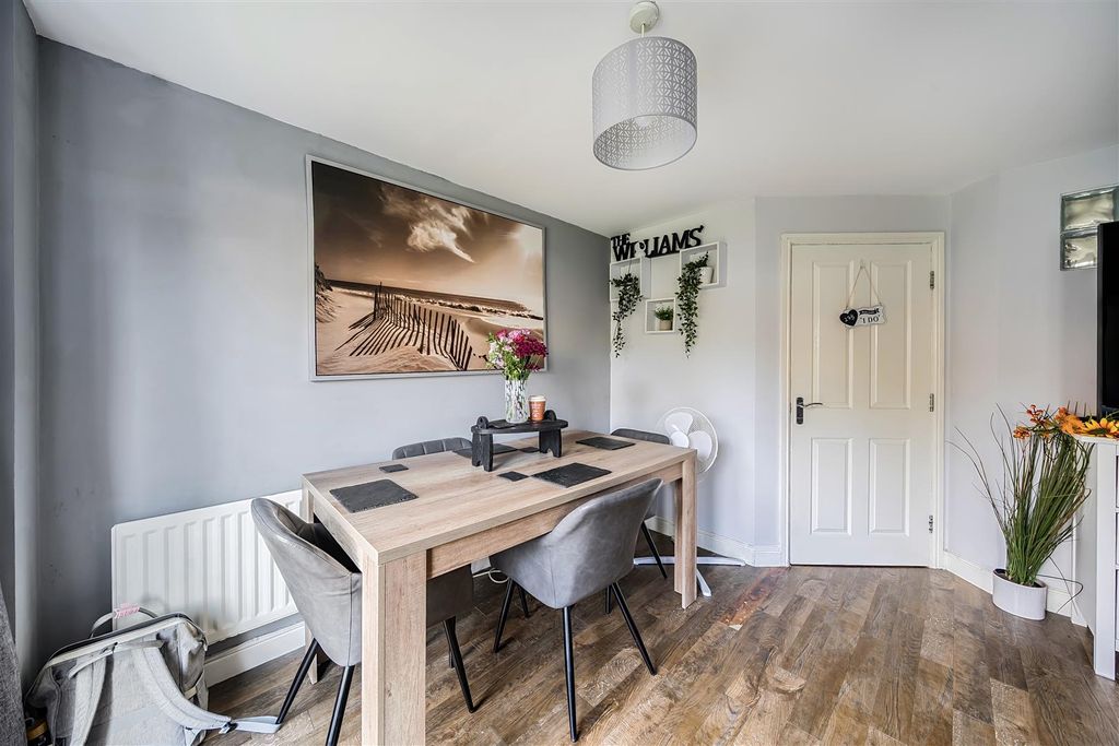 Property photo 3 of 23