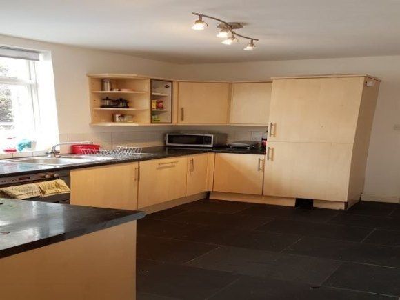 Property photo 3 of 5 Kitchen