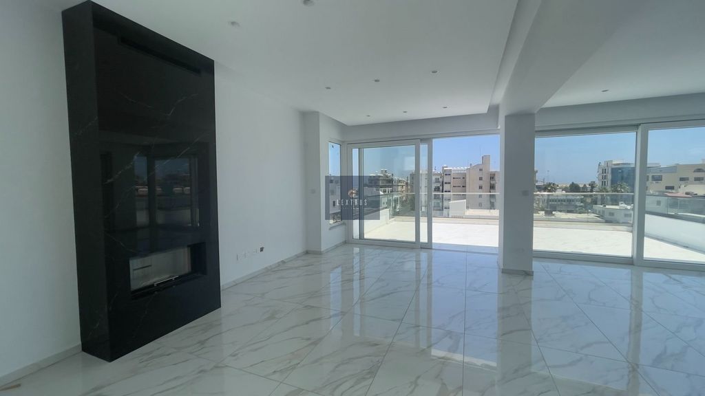 Property photo 2 of 46