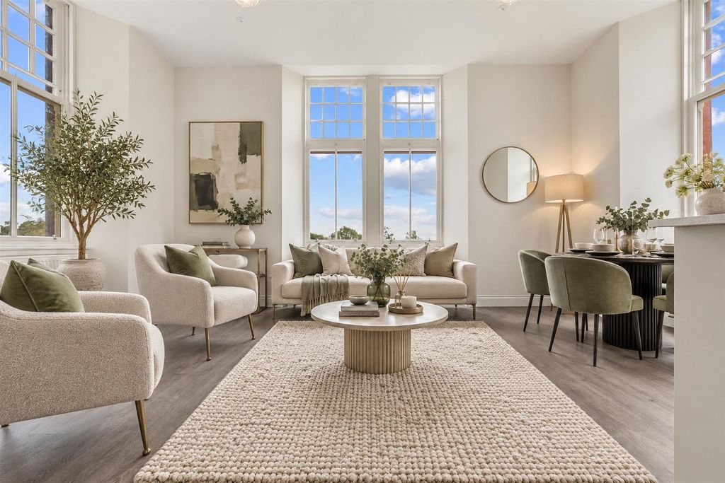 Property photo 2 of 10 Living/Dining