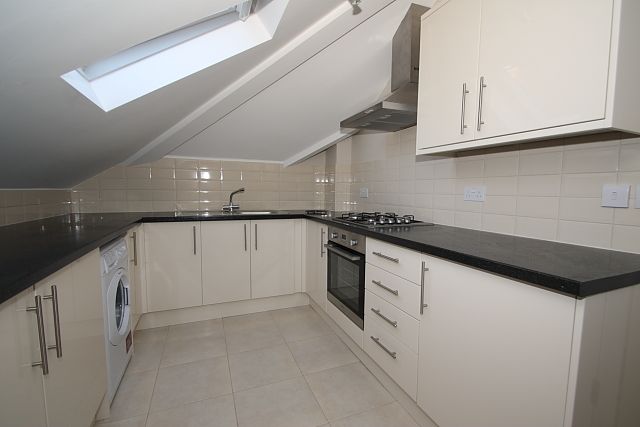 Property photo 3 of 6 Kitchen