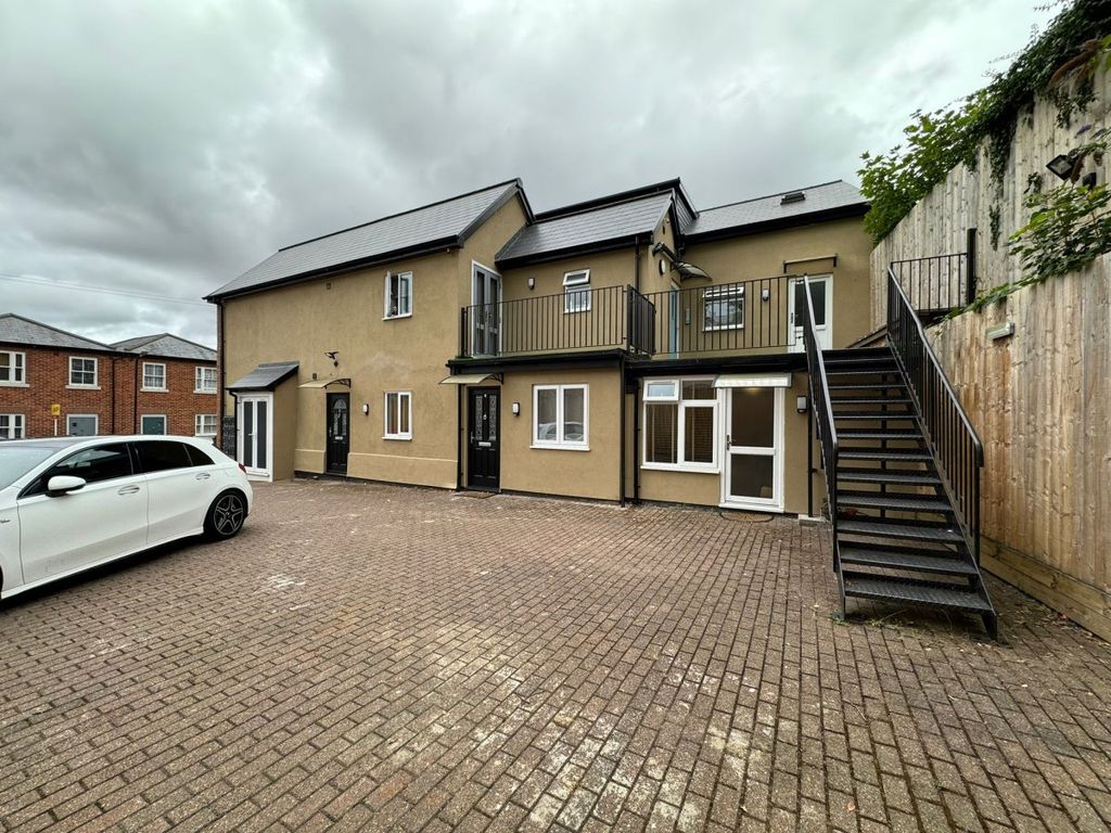 Property photo 1 of 4