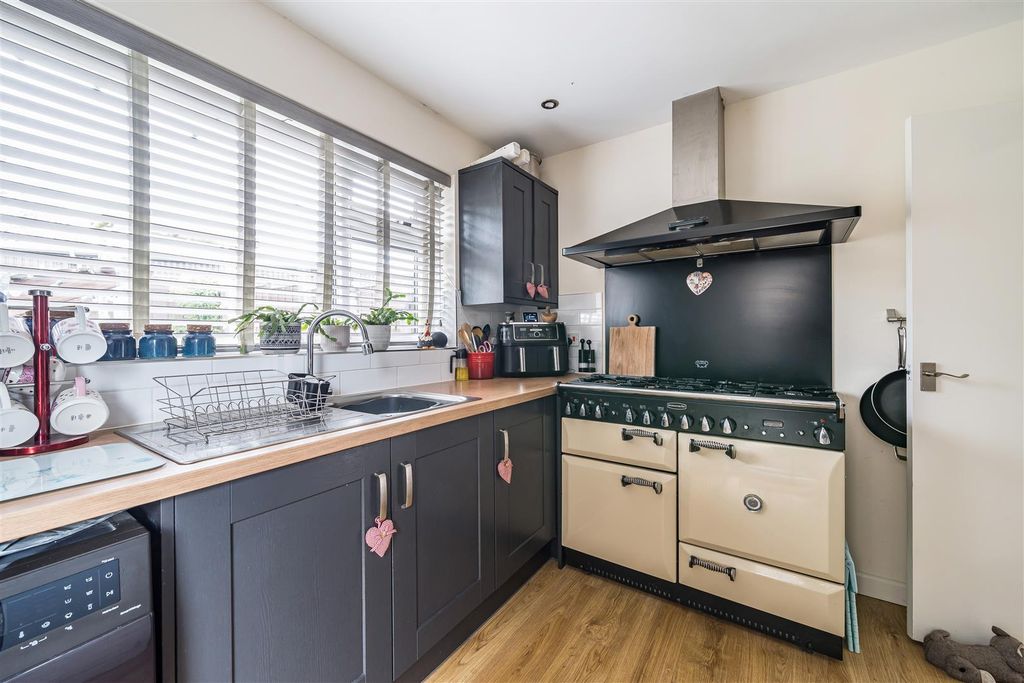 Property photo 2 of 13 Kitchen