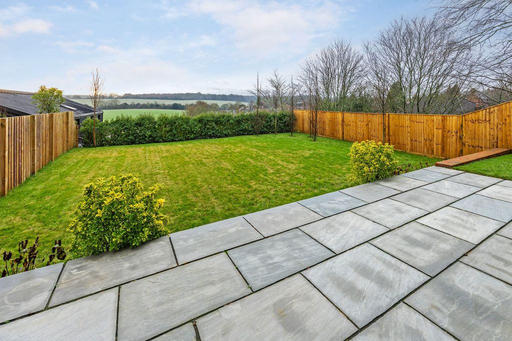 Property photo 3 of 21