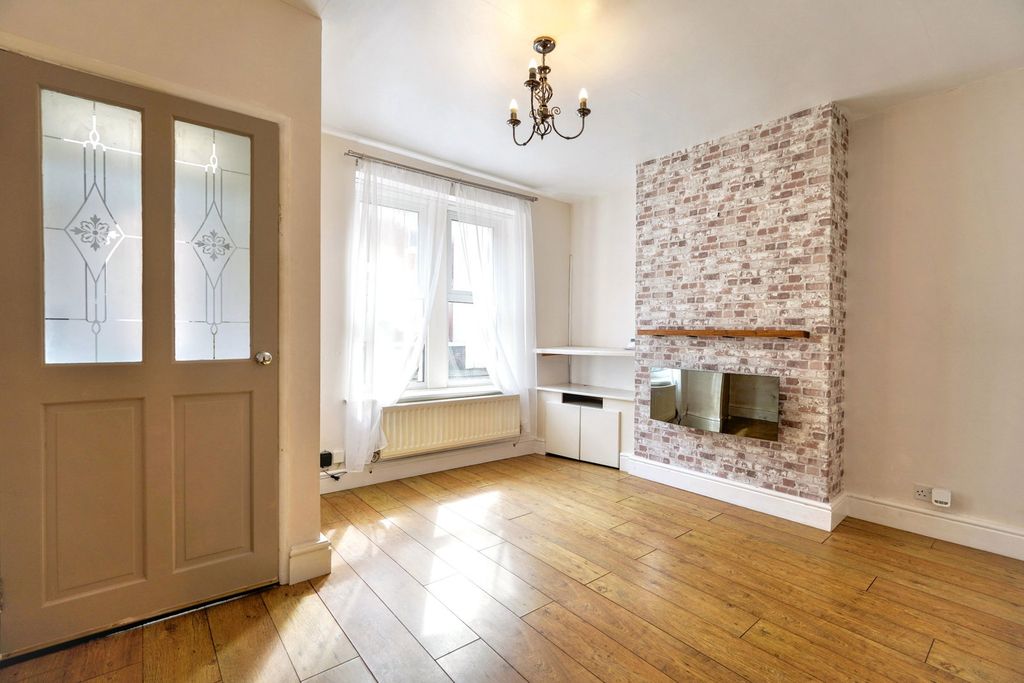 Property photo 2 of 16