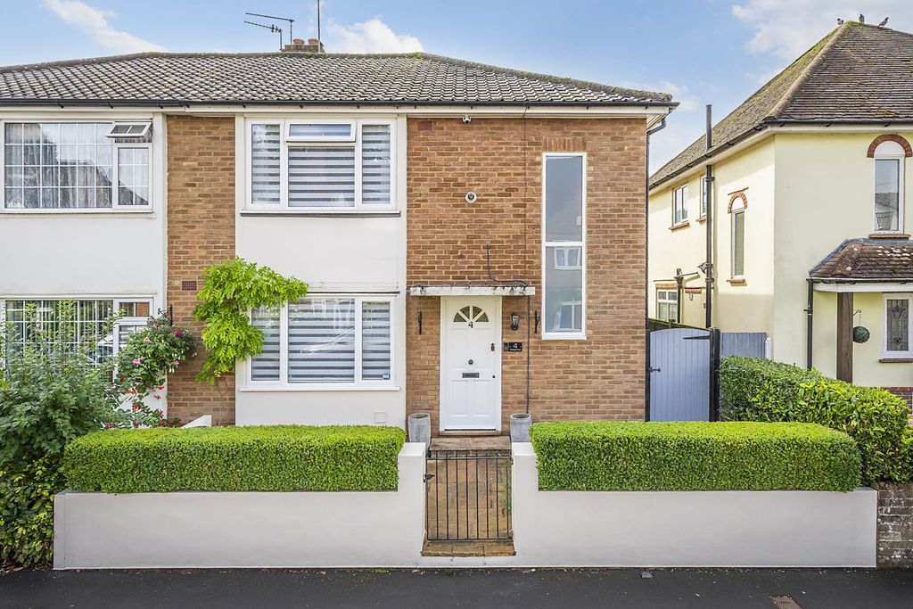Property photo 1 of 18