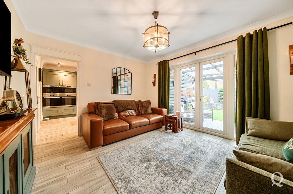 Property photo 2 of 33 12728Bea-Ebd7-4F0...