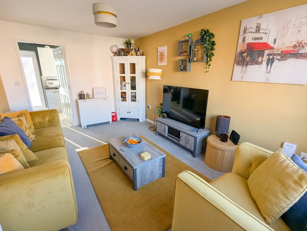 Property photo 3 of 15 Queensbury 1-2