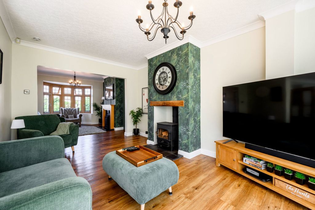 Property photo 3 of 39