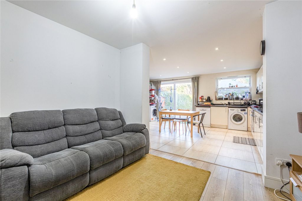 Property photo 2 of 18 Picture No. 08