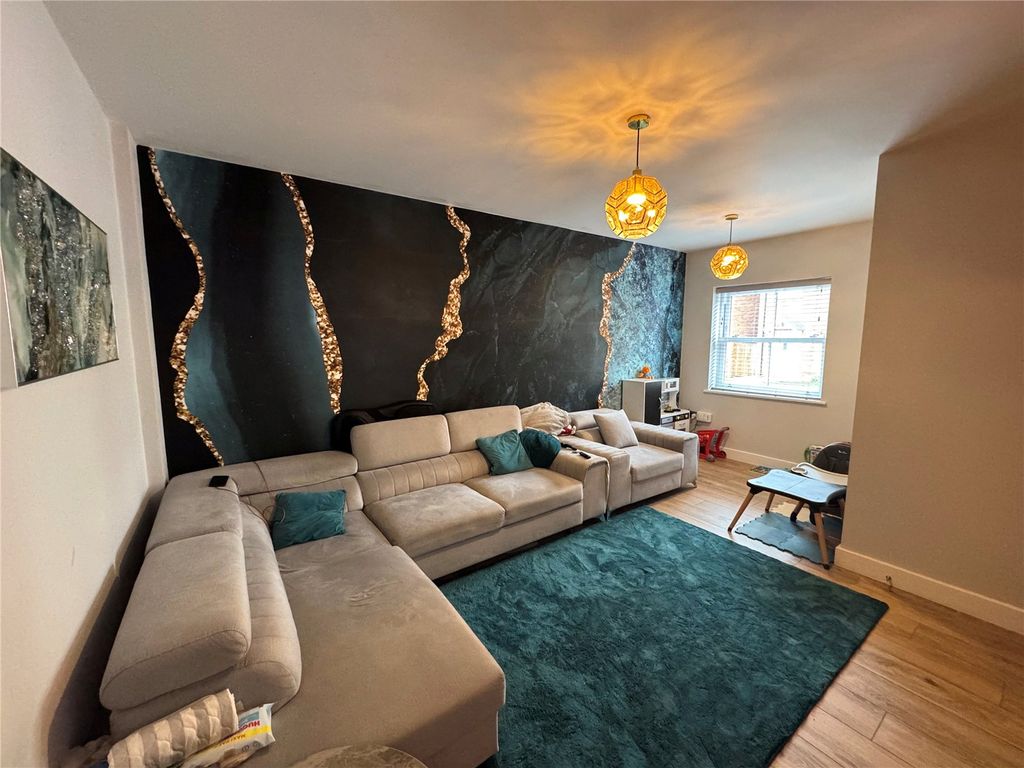 Property photo 3 of 13 Picture No. 15