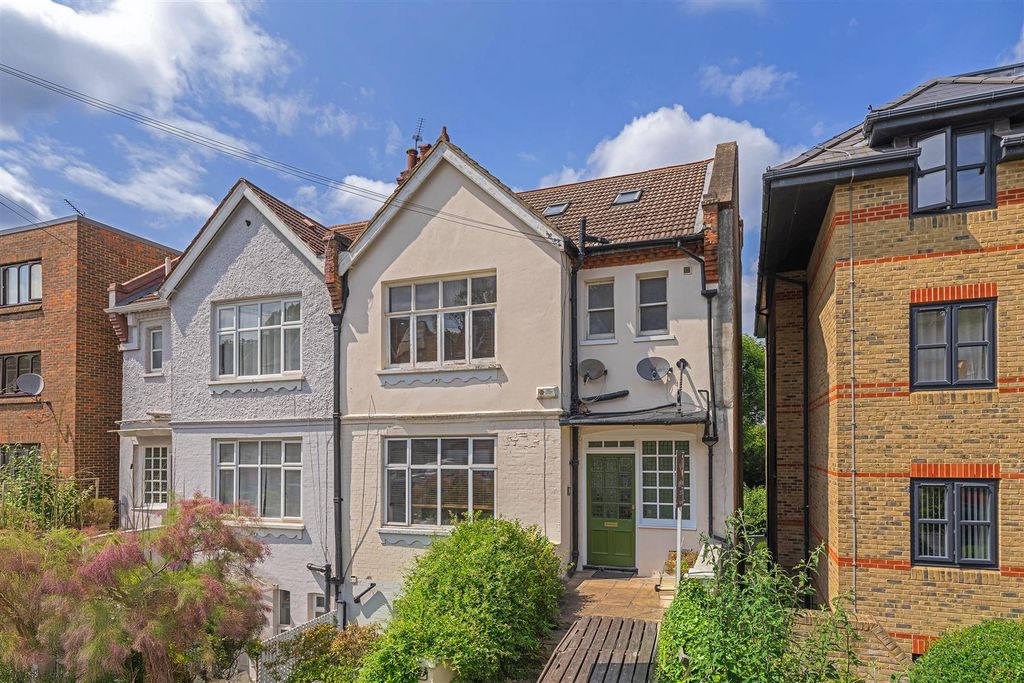 Property photo 1 of 11