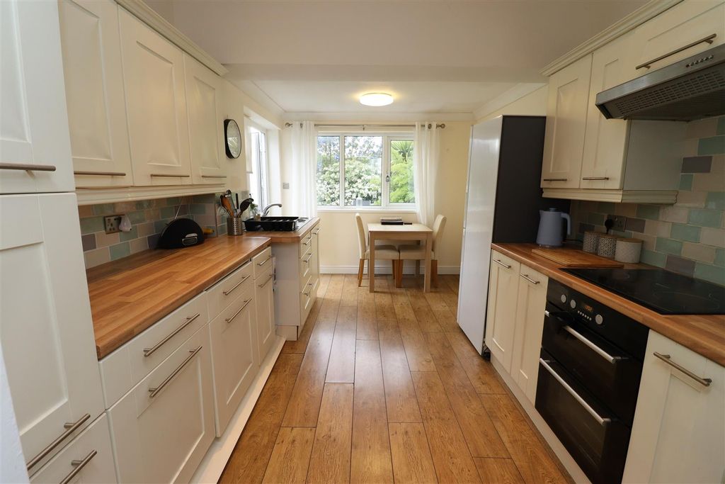Property photo 2 of 10 Img_9371.Jpg