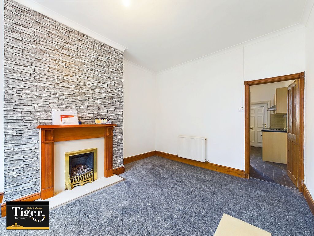 Property photo 3 of 12 Cam03440G0-Pr0222-Still001