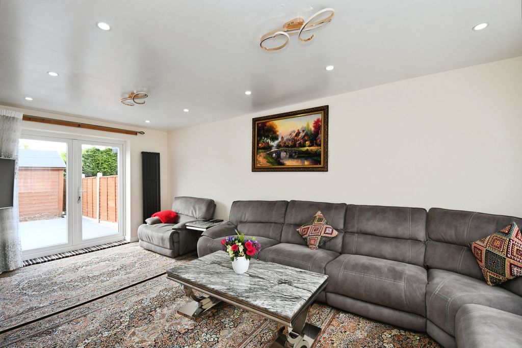Property photo 2 of 15
