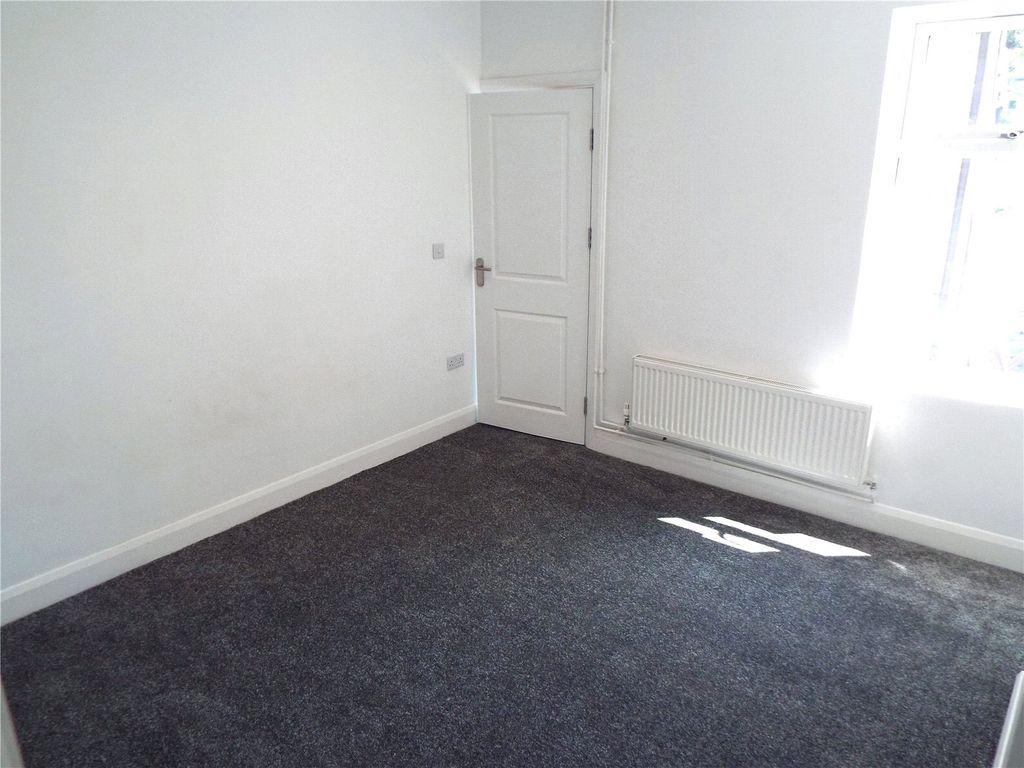 Property photo 3 of 11 Dining Room