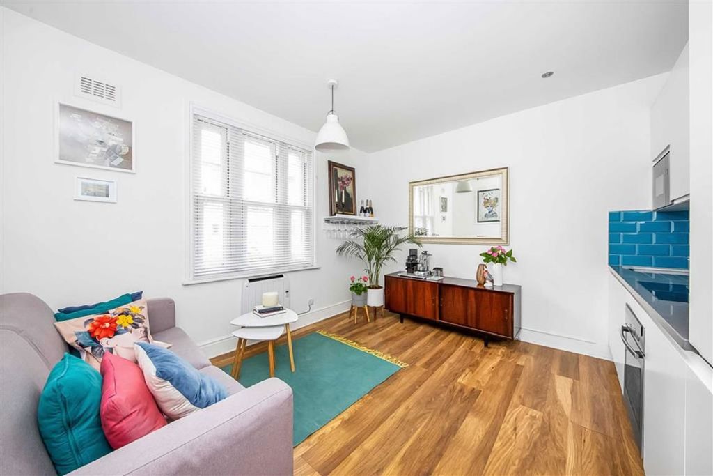 Property photo 2 of 8