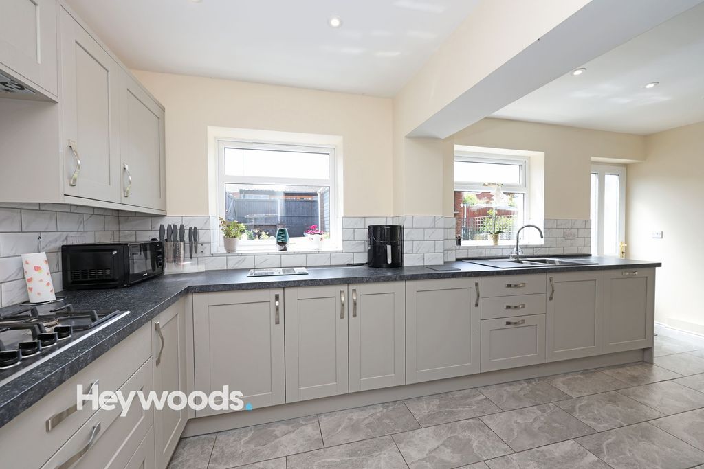 Property photo 2 of 45