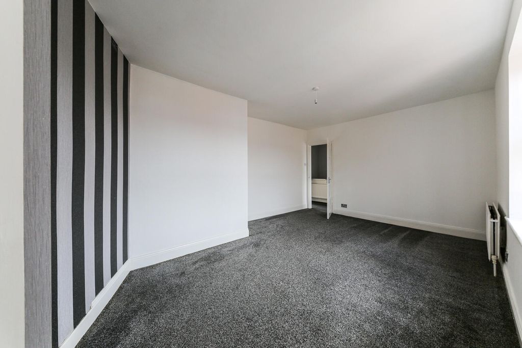 Property photo 3 of 12 Living Room