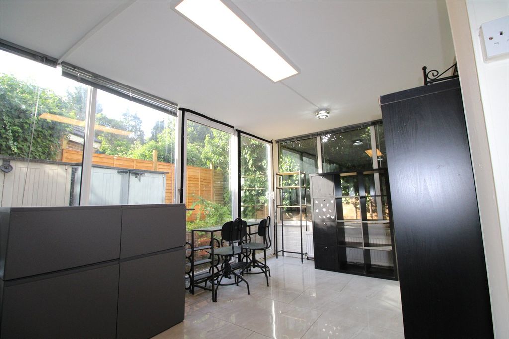 Property photo 3 of 10 Picture No. 05