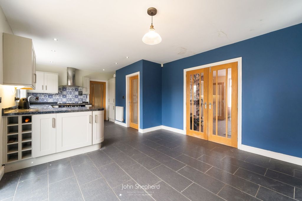 Property photo 2 of 15 Picture No. 54