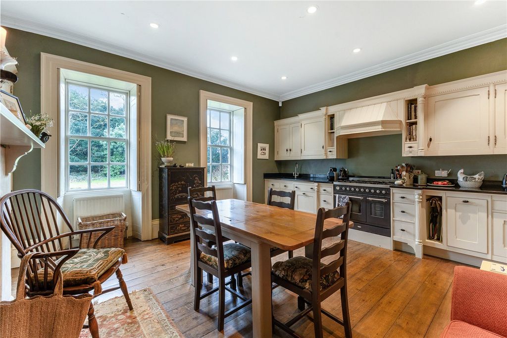 Property photo 2 of 34 Country Kitchen