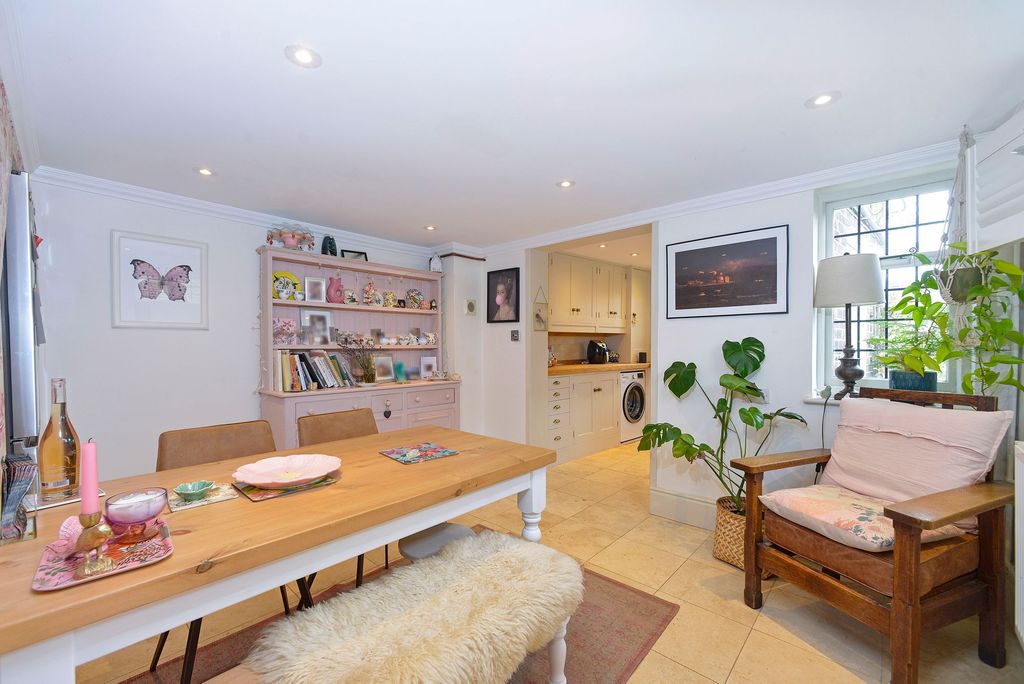 Property photo 2 of 12 Photo 7