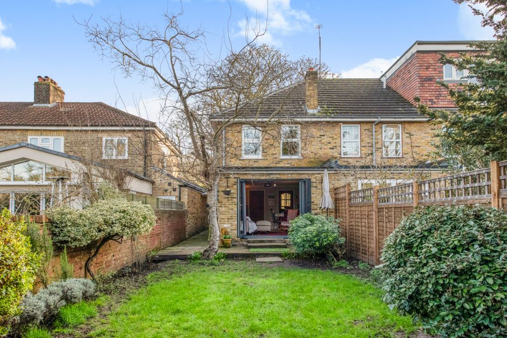 Property photo 2 of 18