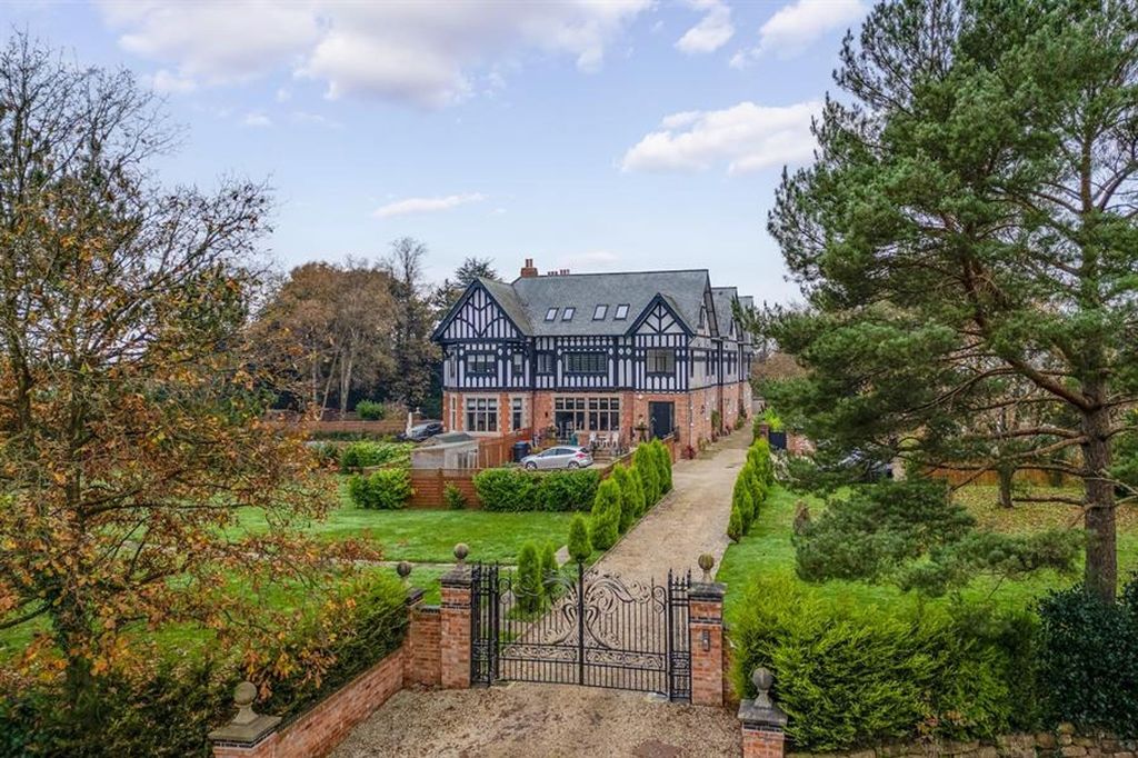 Property photo 1 of 20