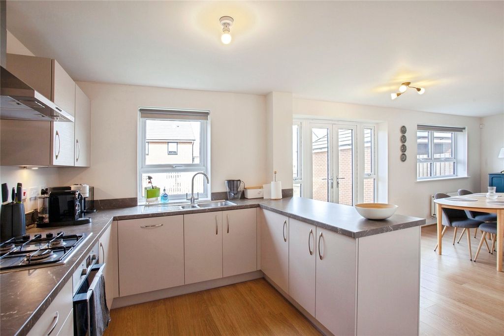 Property photo 3 of 24 Picture No. 09