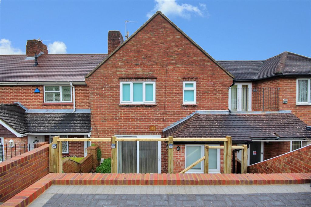 Property photo 1 of 12 Front