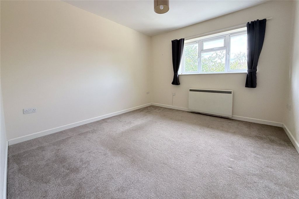 Property photo 2 of 9 Picture No. 10