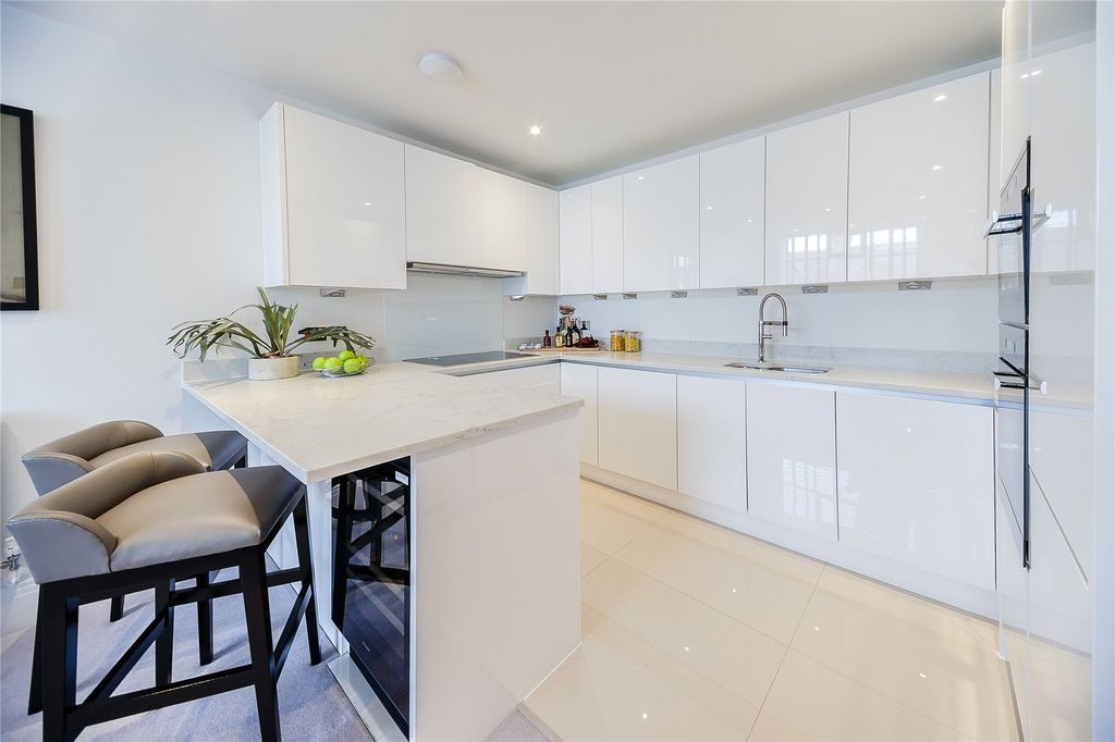 Property photo 1 of 11 Kitchen