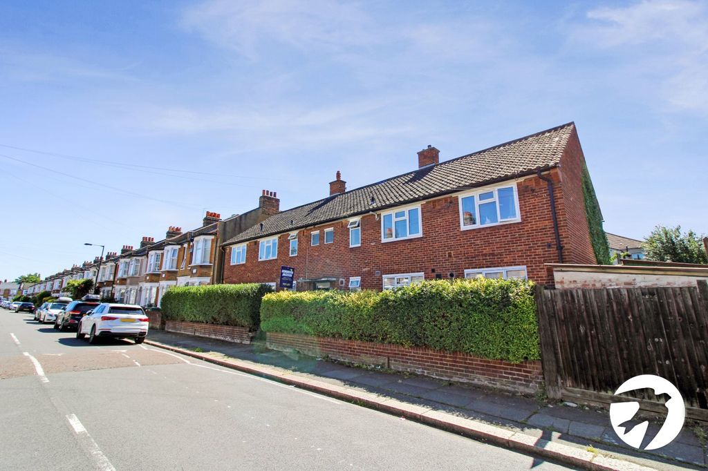 Property photo 1 of 8 Picture No. 16