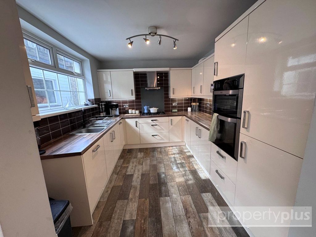 Property photo 2 of 17 Picture No. 06