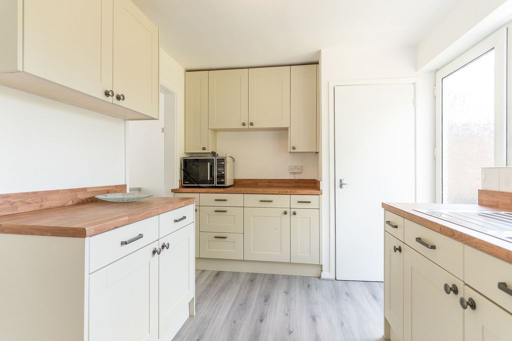 Property photo 3 of 22