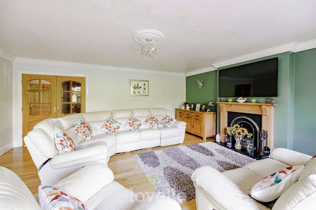 Property photo 3 of 49