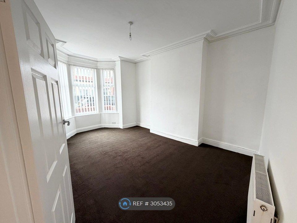 Property photo 3 of 6 Bedroom