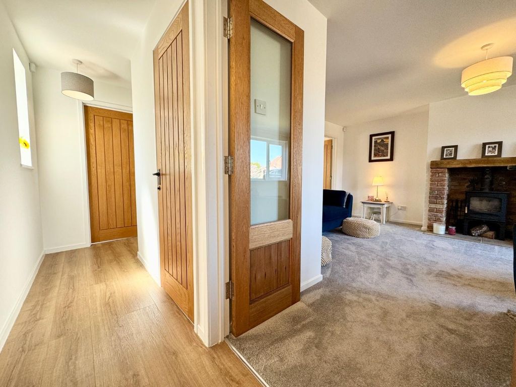 Property photo 2 of 26