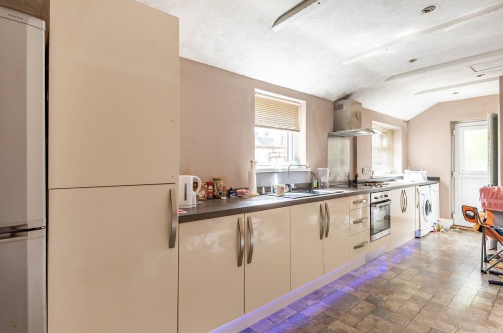 Property photo 3 of 10 1329588-6-6883B53d2894F