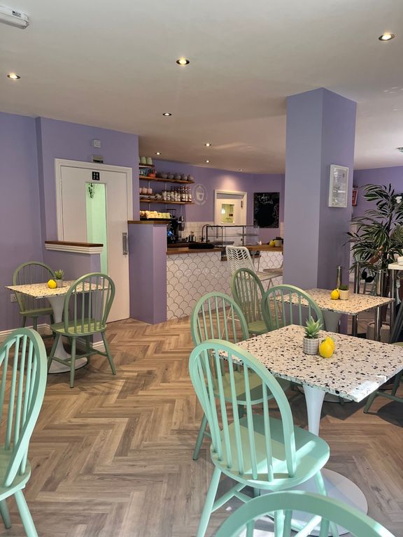 Property photo 3 of 7 Photo 6