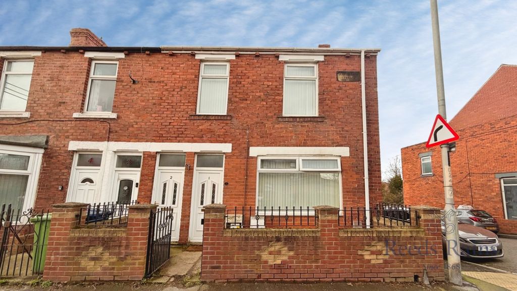 Property photo 1 of 8 External