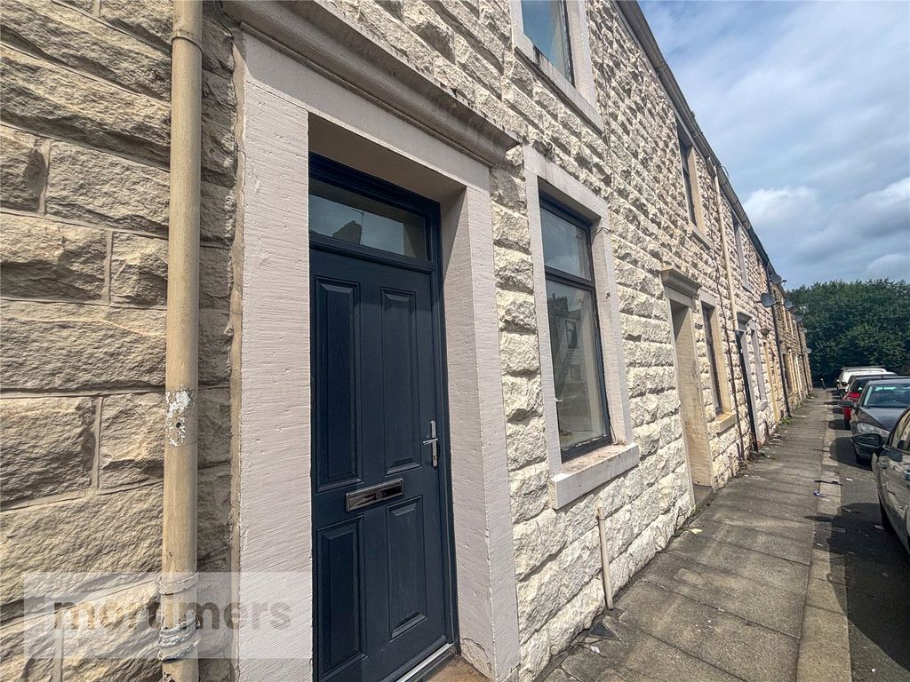 Property photo 1 of 18 Front External
