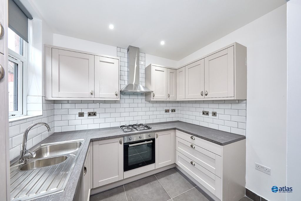 Property photo 2 of 13 Kitchen