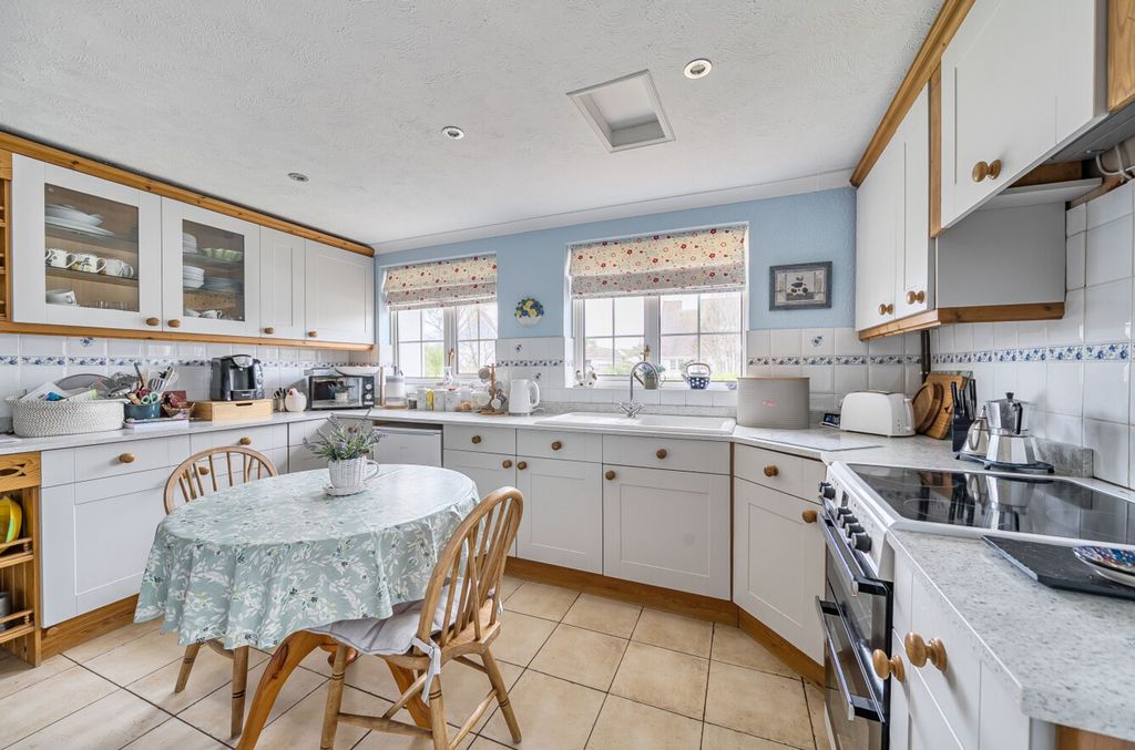 Property photo 3 of 24