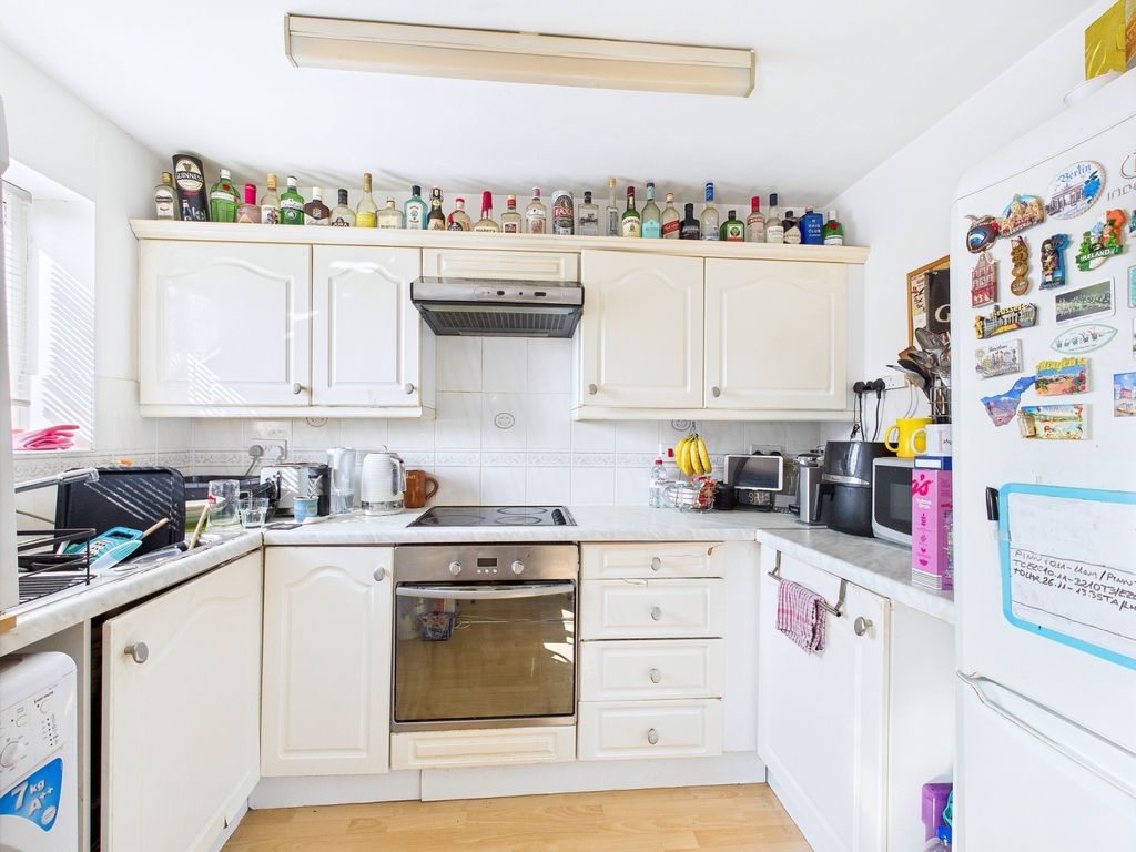 Property photo 2 of 6 Cam01338G0-Pr0129-Still001