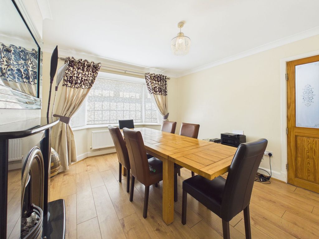 Property photo 3 of 19 Dining Room