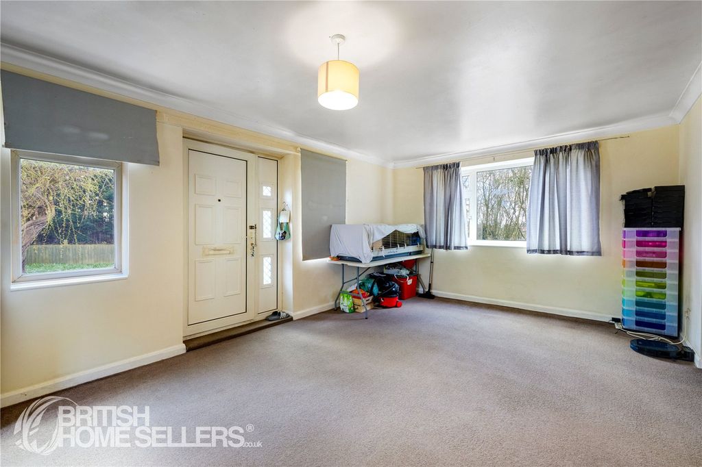 Property photo 3 of 14 Picture No. 12